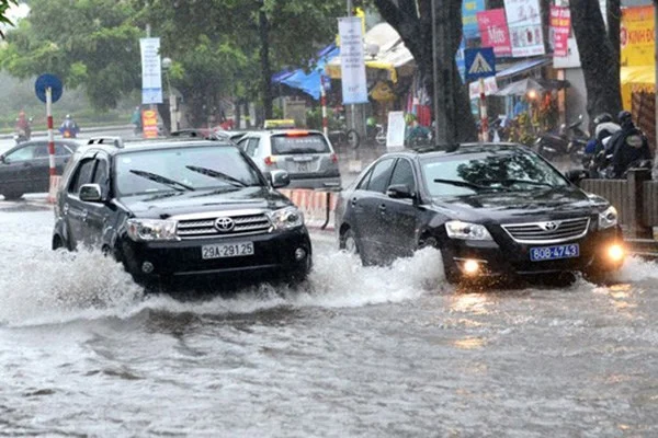 Hướng dẫn xử lý xe ô tô bị ngập nước vào mùa mưa bão