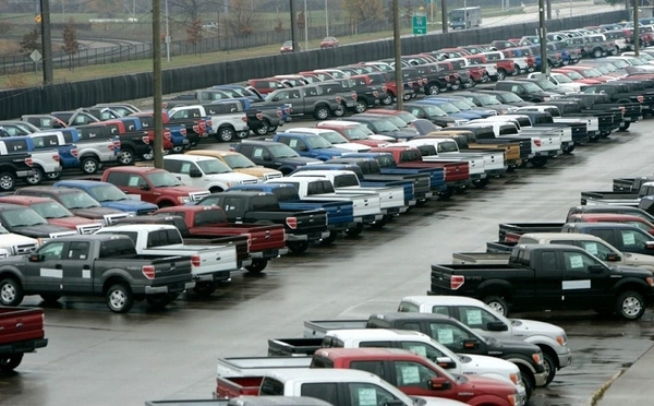 Những mẫu xe ô tô cũ dưới 200 triệu đáng mua nhất